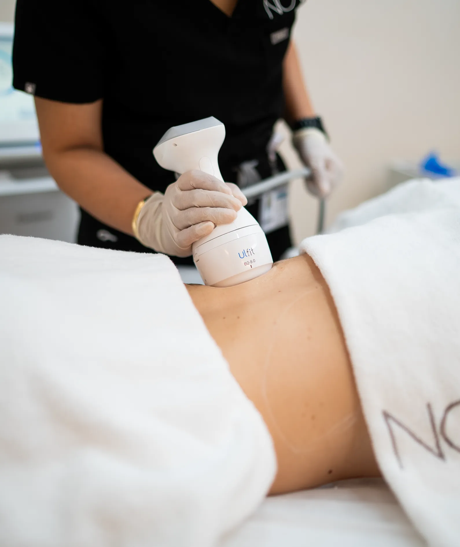 CoolSculpting vs. Liposuction: Which One To Choose?